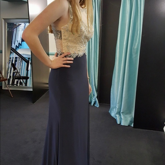 PROM DRESS - Picture 3 of 3